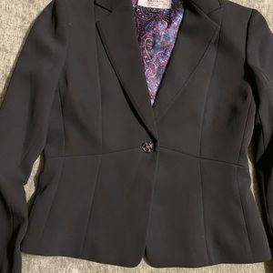 Ladies Tahari 2-pc pant suit like new sz 6P